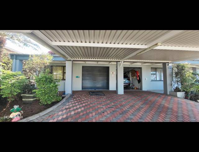 4 BEDROOM HOUSE FOR SALE IN MANABA BEACH
